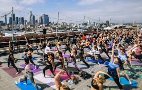 Energizing morning yoga flow by cat meffan. 15 Places To Get Your Outdoor Yoga Fix In L A