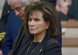 Anne Sinclair en deuil : elle pleure la mort de son mari de 17 ans son  aîné, Pierre Nora