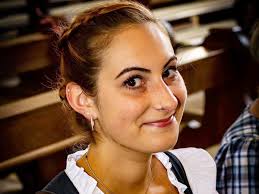 Julia lindum is a member of the leazas royal guard, formed from the strongest women within the military and dedicated to protecting the royal family. Trauerfeier Julia Reitbauer 25 Jahre Cheerleaderin Der Razorbacks Und Tanzerin Der Heimatgilde Verstarb In Sudamerika Spendenkonto Errichtet Furstenfeldbruck