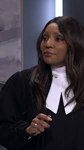 Un rêve de vie à la campagne brisé par une tragédie familiale, et un  contrat de prêt (ou d’investissement?) qui cause des migraines aux  Justicières… C’est le programme concocté pour vous ce soir! , ...