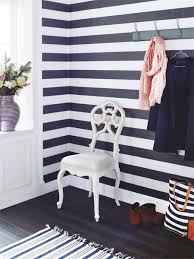 Schlafzimmer streichen streifen awesome wand streichen mit streifen quer oder längs anleitung. Wohntrend Streifen Tapete Teppich Textilien Wohnidee