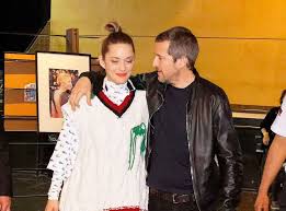 À cette occasion, les internautes ont pu découvrir un cliché inédit de marcel et louise, les enfants de la comédienne et de guillaume canet. Marion Cotillard Devoile Le Secret De Longevite De Son Couple Avec Guillaume Canet