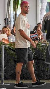 Scott disick surprises new girlfriend, amelia hamlin, by giving her diamonds for her 20th birthday. Withjonathan Archives Broread Com