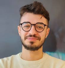 Une équipe qmt avec de l'expertise et de l'expérience