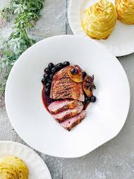 Recette Magret De Canard Sauce Aux Myrtilles Carrefour Recette Recette Magret De Canard Recettes De Cuisine