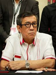 Namun, menurutnya, seseorang yang kehilangan status sebagai warga negara indonesia harus melalui formalitas. Koalisi Masyarakat Sipil Desak Jokowi Copot Menkumham Yasonna Laoly Kumparan Com