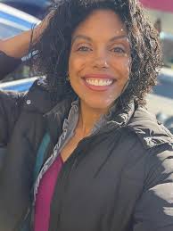 Did anyone notice how calm Phyllis is? She is working with Daniel, her  unseen community project, and wanting to make amends as promised? As noted  from flashbacks we see Phyllis and Christine