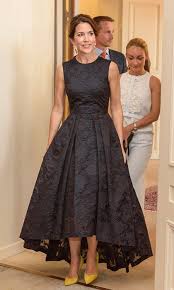 The H M Dress Beloved By European Royals Hello Canada Royal Dresses Elegant Dresses Evening Dresses
