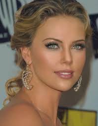 Pretty inside out Philanthropist Rufina Villena-Gelston❤️ Moda At Musika