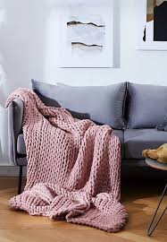 Unsere Neueste Masche In Sachen Stilvoll Relaxen Grobstrick Muss Es Sein Chunky Knit Plaids Also Grobstrick D Rote Wohnzimmer Wohnzimmer Grau Grau Und Beige