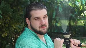 It's that time of the year again. With less than eight weeks until  Christmas, Santa is not the only one who is coming to Darwin ☀️ , The song  that fills every territorian with joy... the build up song ...