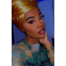 Who is available to do nails this Friday in Memphis?