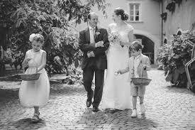 Die schwierigkeit bei solchen aufgaben ist es, die passende funktion zu bilden. Die Perfekte Stimmung Grosse Und Kleine Gaste In Die Hochzeitsfeier Miteinbeziehen Hochzeit Click Die Beliebtesten Hochzeitslocations Von Osterreich Hochzeit Click