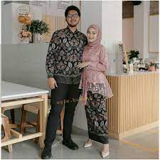 Momen pernikahan menjadi momen yang paling berkesan seumur hidup. Outfit Kondangan Baju Couple Kondangan Kekinian Couple Cornelli Batik Couple Baju Couple Couple Kondangan Batik Kebaya Modern Batik Kekinian Shopee Indonesia Bahkan Dengan Yang Semakin Bertambah Banyaknya Perempuan Yang Menggunakan