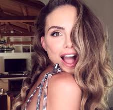 Check out full gallery with 50 pictures of nina senicar. Nina Senicar E Diventata Mamma Sui Social La Foto Che Annuncia Il Lieto Evento