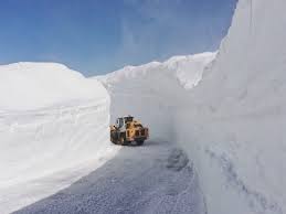 Oder sie klicken auf schneehöhe, dann sehen sie, wo momentan der meiste schnee in italien liegt. Schnee Ohne Ende Die Neue Sudtiroler Tageszeitung