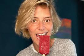 Leonor poeiras is one of the richest portuguese tv show host. Leonor Poeiras Desmente Que Tenha Rejeitado Trabalho Na Tvi