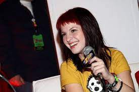 They don't break my hair. article via self, links added by hayleyfashion.info Hayley Williams Red Dark Brown Hair Purple Black Hair Hayley Williams Hair Photo