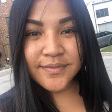 Leslie Mae's Instagram, Twitter & Facebook