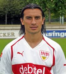 Murat yakin is the elder brother of hakan yakin, who was also a professional footballer with successful stints at grasshoppers, basel, and bsc young boys and represented switzerland at international level also. Hakan Yakin 2003 2004 Spieler Fussballdaten