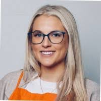 Hayley Downs's Instagram, Twitter & Facebook