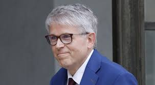 Après le passage éclair de Patrick Hetzel au MESR, plusieurs chantiers...