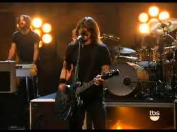 Foo fighters bring the concrete and gold on tour. Foo Fighters Walk Live Youtube