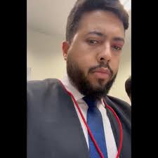 VIRAM? 😳 O Tribunal do Júri de Belo Horizonte suspendeu a sessão de  julgamento marcada para o dia 13 de junho de 2025, após a defesa do acusado  Ruy Gomes da Silva abandonar o plenário. O caso envolve ...