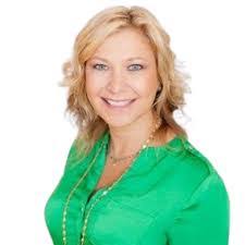 Lisa Cronan's Instagram, Twitter & Facebook