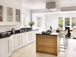 White Shaker Kitchen With Oak Island White Shaker Kitchen Modern Shaker Kitchen White Shaker Kitchen Cabinets