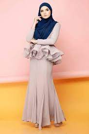 Sejarah busana tersebut pun tak bisa dilepaskan dari peraturan homestead. Peplum Fesyen Baju Raya 2019 Gaya Ootd
