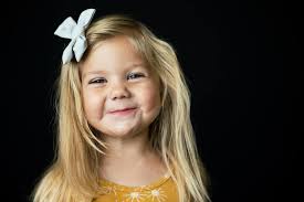 It's time for back to school fine arts portraits! I know I'm a little later  this year then usual, I was trying to wait for it to cool off some!! Sunday  Sept.