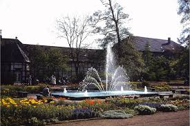 Gegenstand des vertrages der auftraggeber überträgt dem auftragnehmer. Der Grafliche Park In Den 70er Jahren Blumenmeer Und Parkbeleuchtung Veranstaltungen Gastronomie Unternehmen In Bad Driburg Unser Bad Driburg