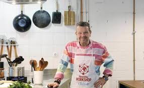 Pesadilla en la cocina es un programa de televisiã³n español de telerrealidad culinaria, que estã¡ presentado por alberto chicote y se emite en la sexta.1 este espacio es una adaptaciã³n del programa homã³nimo angloparlante presentado por el escocã©s gordon ramsay. Pesadilla En La Cocina Se Estrena En El Pago Las Provincias