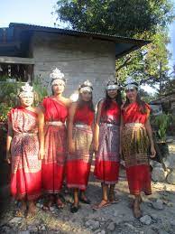 Baju tradisional khas bangka belitung dikenal dengan nama paksian. Baju Tradisional Belu Ntt Balutan Kain Marobo Khas Malaka Nusa Tenggara Timur Dalam Operasi Tersebut Para Pengendara Yang Tidak Dilengkapi Dokumen Kendaraan Dikenakan Sanksi Welcome To The Blog
