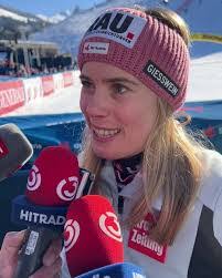 Sara Krammer's Instagram, Twitter & Facebook