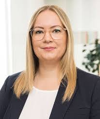 Alice Scharping's Instagram, Twitter & Facebook