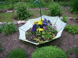 Witzig Gartendeko Sie Selbst Machen Regenschirm Pflanze Dort Gartendeko Machen Pflanze Regens Recycled Garden Recycled Garden Planters Diy Garden Projects