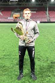 Pawel chrupalla, 17, de poland rosenborg bk ii, depuis 2019 ailier droit valeur marchande: Chrupalla Pawel Polska Pilka Nozna