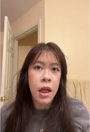 Reacción divertida ante el pago de mi pareja