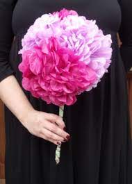 Including a simple paper flower crown tutorial, paper flower gift toppers, paper flower. Diy Projects Paper Flowers