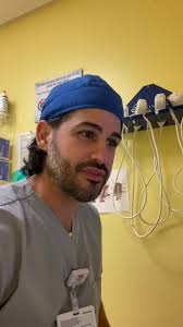 Lol at ordering doctors reading their imaging 😊 #meanwhileinultrasound