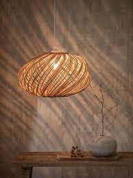 Cette suspension design en rotin naturel mesure l 51 x p 51 x h 49 cm et offre un visuel épuré et lumineux qui s'adaptera bien à toutes vos pièces. Abat Jour Pour Suspension En Rotin D43 Wavy Maisons Du Monde