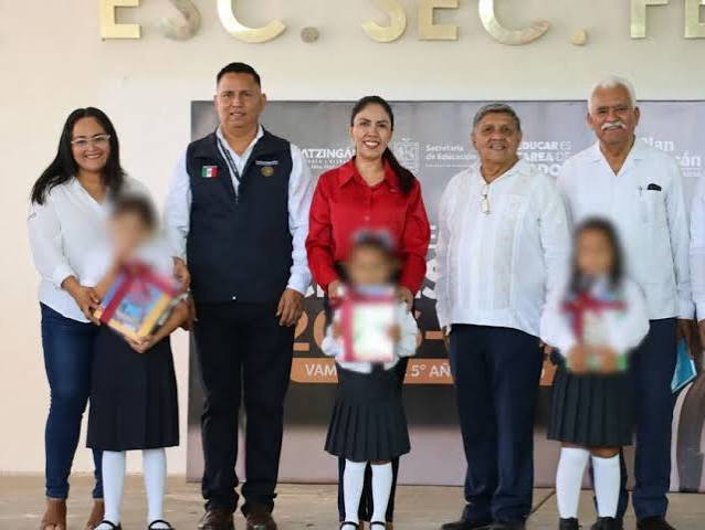 Fanny Arreola Pichardo encabeza arranque del ciclo escolar 2026-2027 en Apatzingán, se entregaron 1,500 kits escolares – Michoacán Informativo