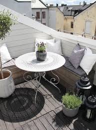 18 Beautiful Decorating Ideas For Small Balcony Small Apartment Balcony Ideas Apartment Balcony Decorating Small Balcony Design