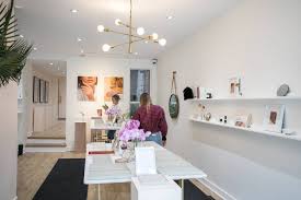 Mejuri Blogto Toronto Mejuri is a very popular women's jewelry store which competes against other women's jewelry stores like zales, kay jewelers and pandora.