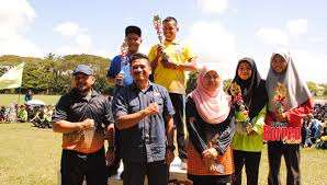 Zulhilmi ambil bahagian acara 4x100m semasa sukan tahunan sekolah rendah di hiroshima. Sukan Tahunan Sekolah Pupuk Semangat Kesukanan Jati Diri Pelajar Utusan Borneo Online