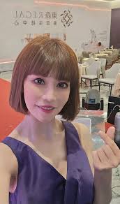 斯容- 斯容added a new photo — at 龍江路上.