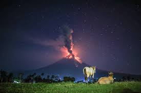 In this video, you will learn the eruption history of mayon volcano from its first eruption up to its present volcanic activity in. Photographs Of The Eruption Of Mayon Volcano