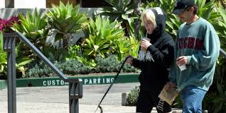 Billie eilish was photographed on a cozy stroll with actor matthew tyler vorce in santa barbara, calif., over the weekend. C6g4s6e3cfrkvm